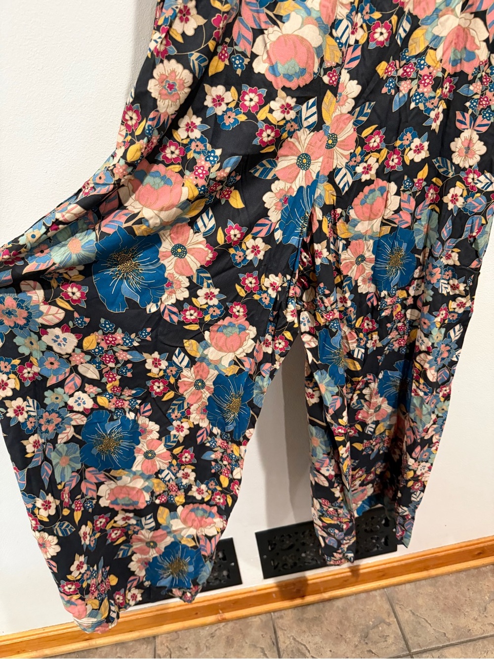 NATURAL LIFE Black Floral Wide-Leg Jumpsuit with Blue & Pink Flowers - Picture 4 of 6